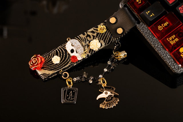 MOMOKA × XIAOQI コラボ ストラップ