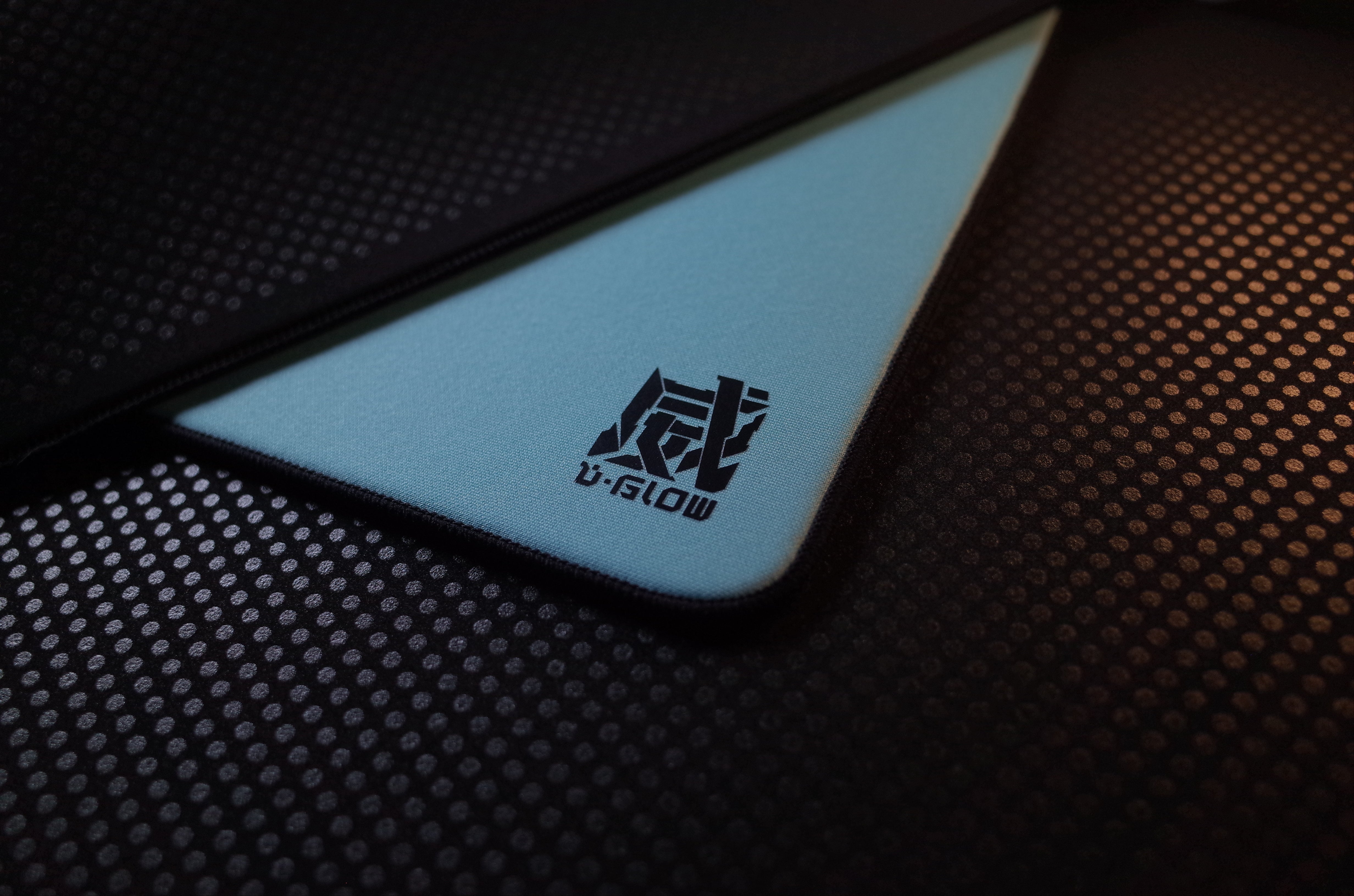 D-GLOW 威-WEI-【布製マウスパッド】